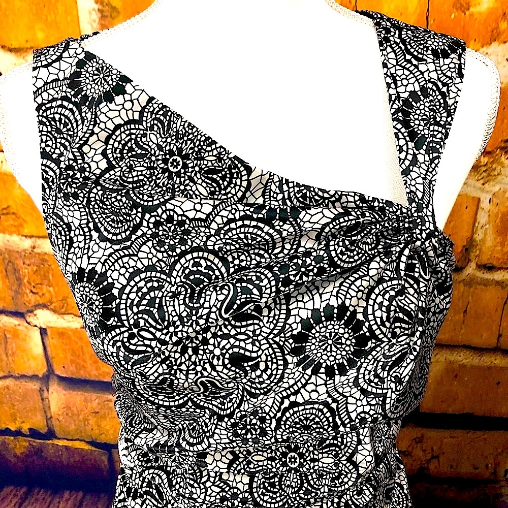 Stunning Maggie London Satiny Cocktail Dress Sz 8